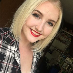 Meet your Posher, Christina